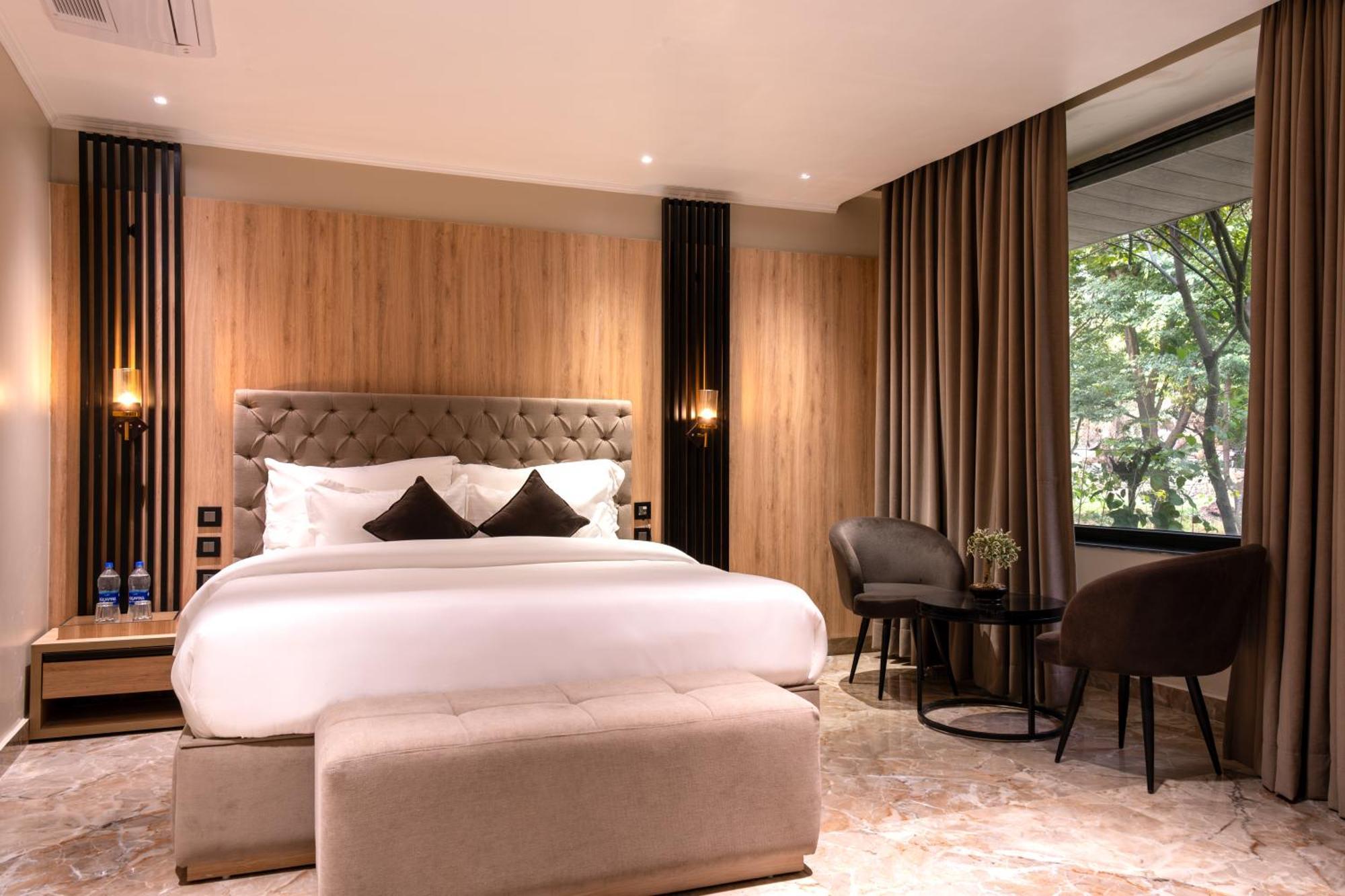 Alpine Hotel And Villas 다람샬라 외부 사진