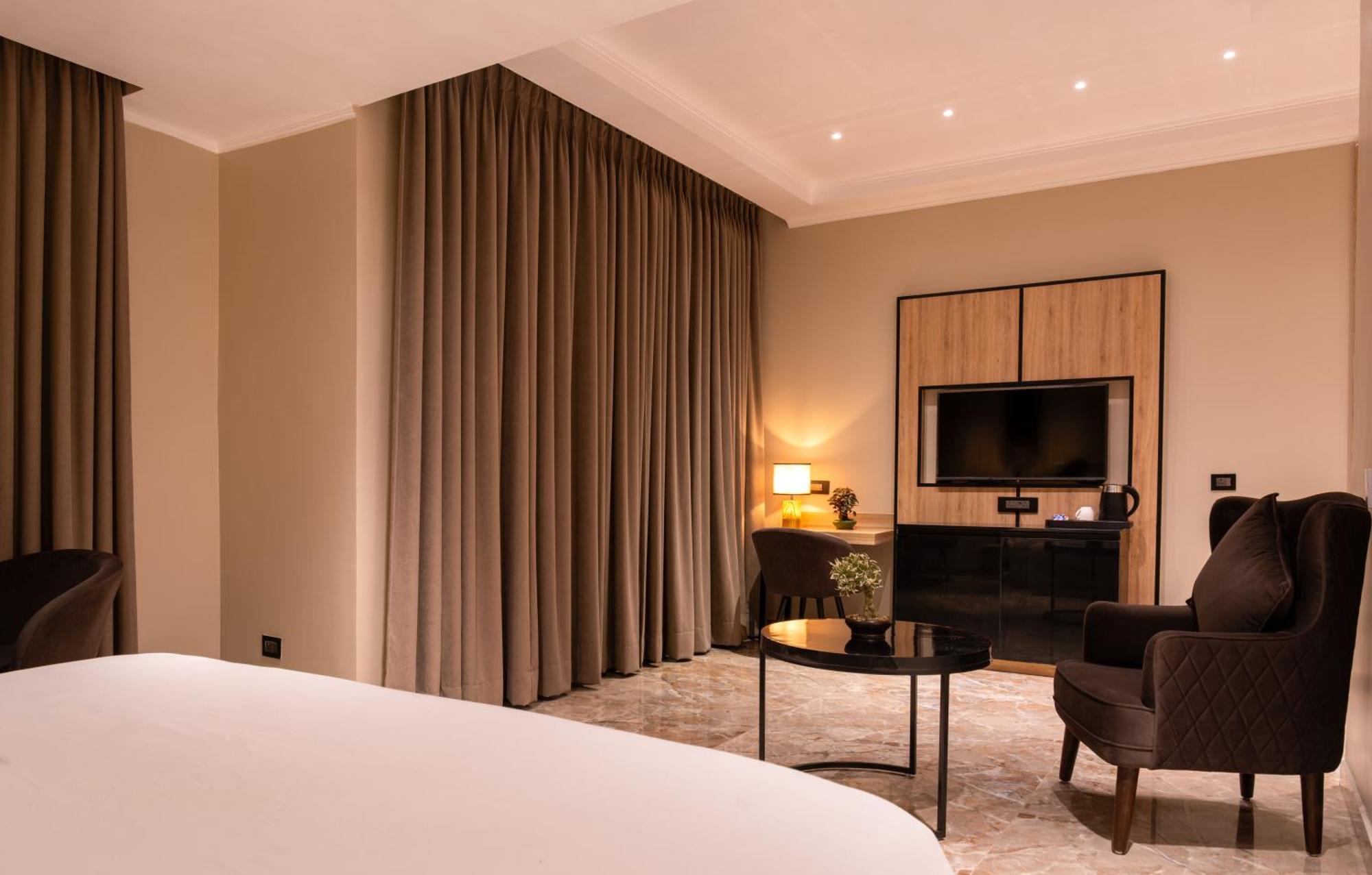 Alpine Hotel And Villas 다람샬라 외부 사진